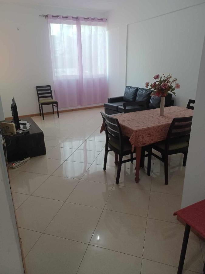 Secularis Capital Apartment Прая Екстериор снимка